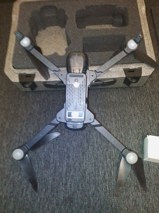 Дрон Aviator 8811 Pro