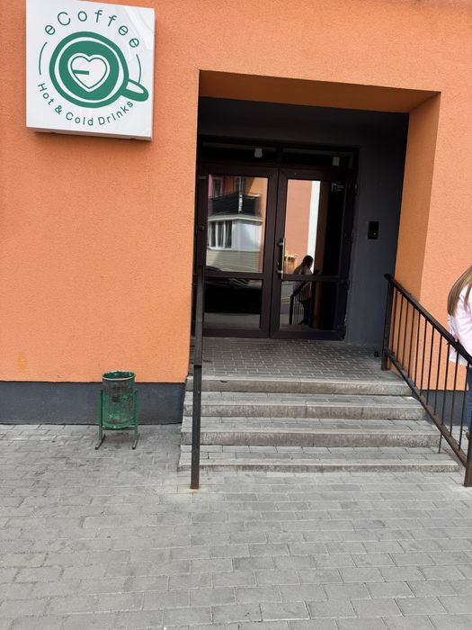 Продаж кофейні-перукарня,ремонт взуття,салон манікюру …