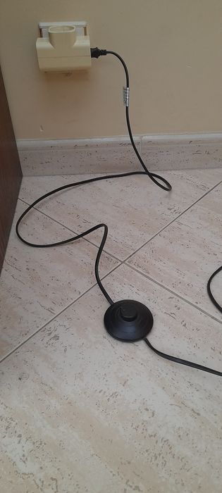 Candeeiro preto tripé