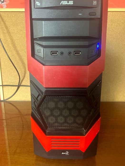 Komputer Asus. W bd stanie technicznym