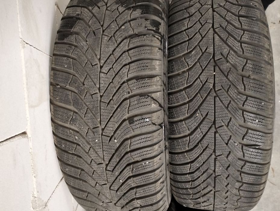 Felgi stalowe 16" Ford z oponami zimowymi Kumho 215/55 R16 rok 2024