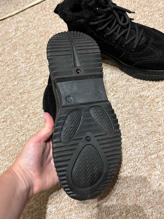 Продам зимние ботинки унисекс