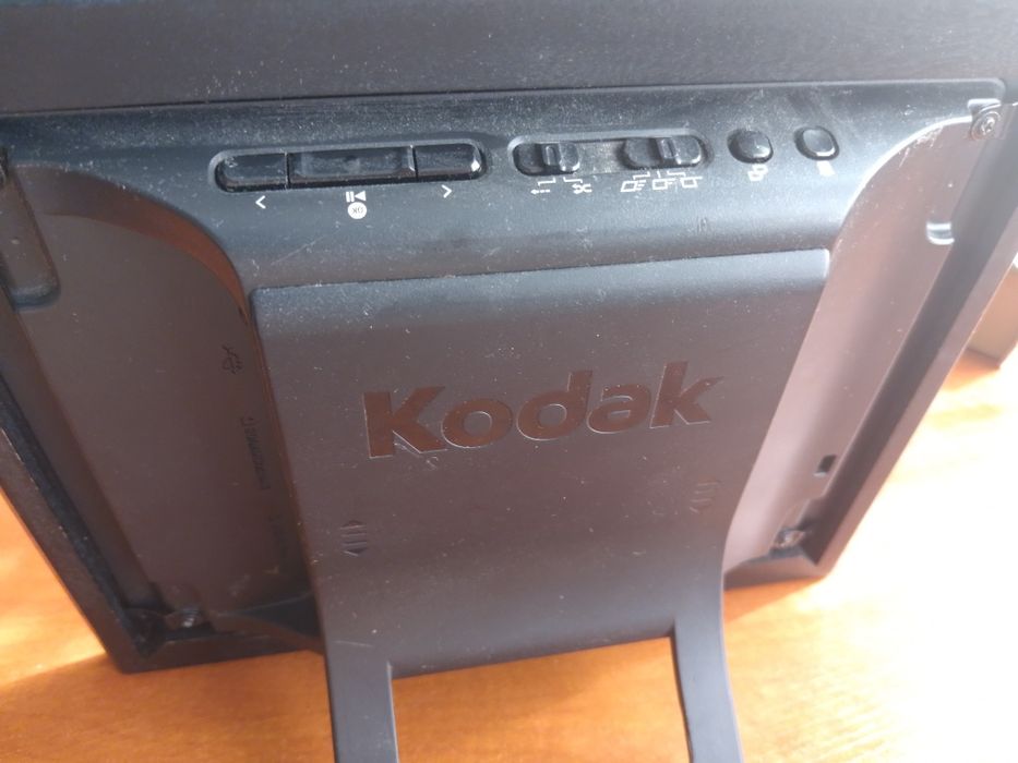Цифровая фоторамка KODAK Easy Share D 725