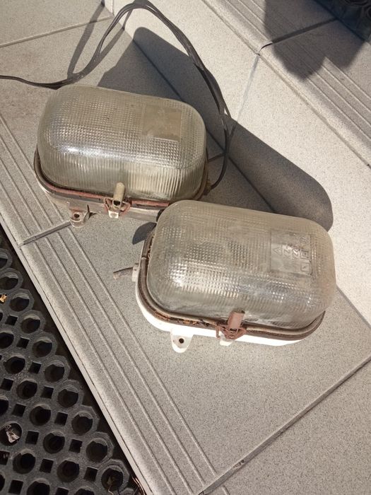 Trzy lampy z czsów PRL