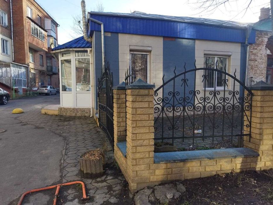 Центр продаж комерційного приміщення частина будинку Н