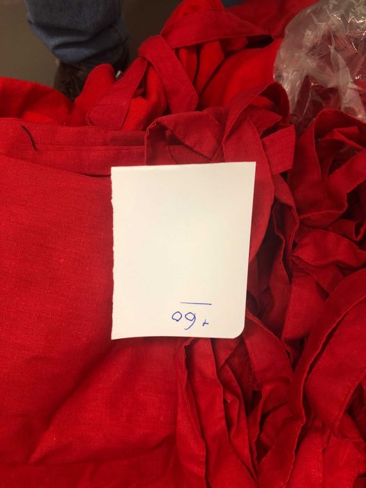 +- 150 sacos de pano varias cores azul e vermelho, (pechincha) lote oportunidade 150 pcs = 150 euros