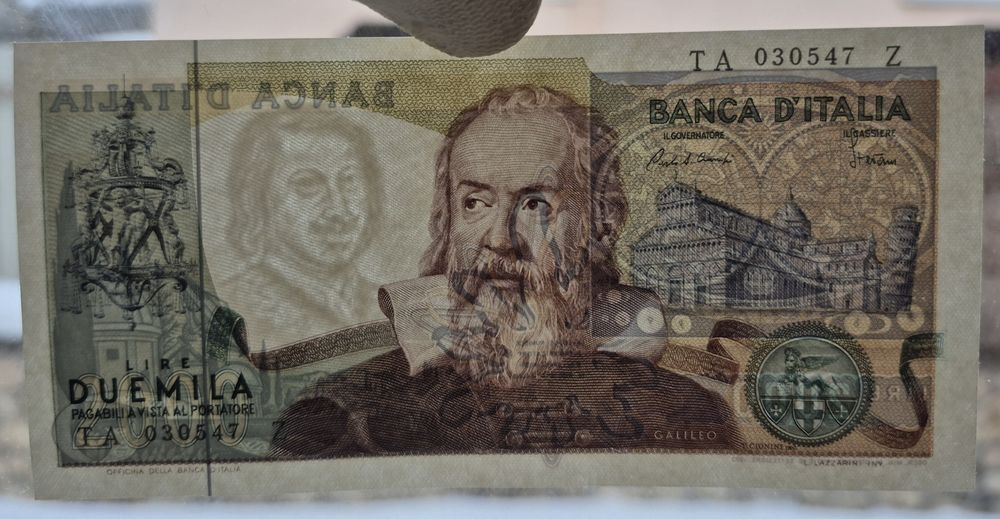 Італія 2000 лір 1973 та 1990 р. 5000 лір 1985 р. 3 банкноти UNC