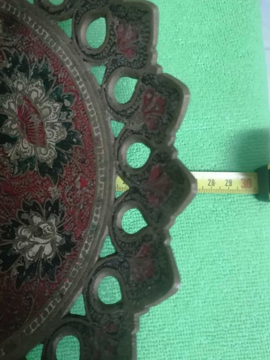 Taça de latão antigo.