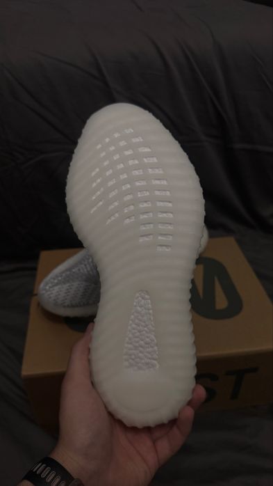 Yeezy 350 v2 static