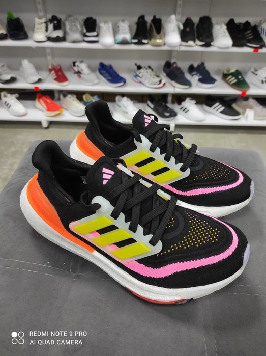 ОРИГІНАЛ 100% Кросівки Adidas Ultraboost Light Performance HQ6346 37