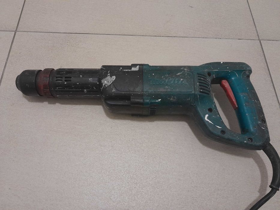 Młot udarowy Makita HK0500