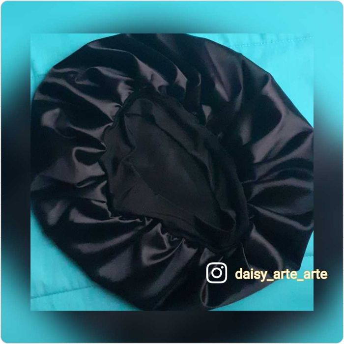 Touca de cetim para dormir e manter o cabelo hidratado