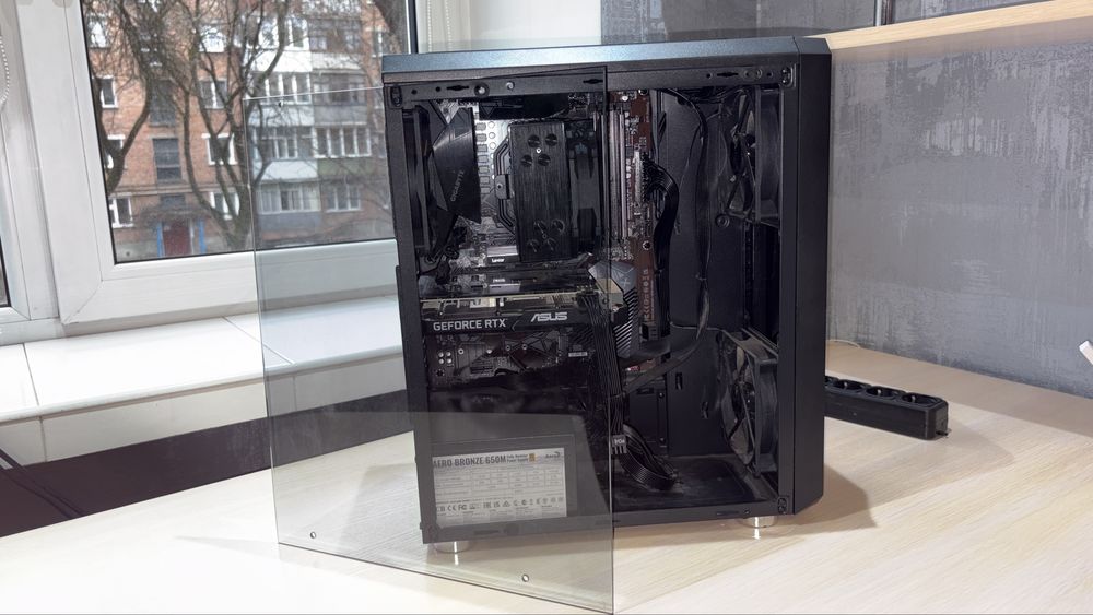 Продаю ігровий комп’ютер у відмінному технічному та візуальному стані.