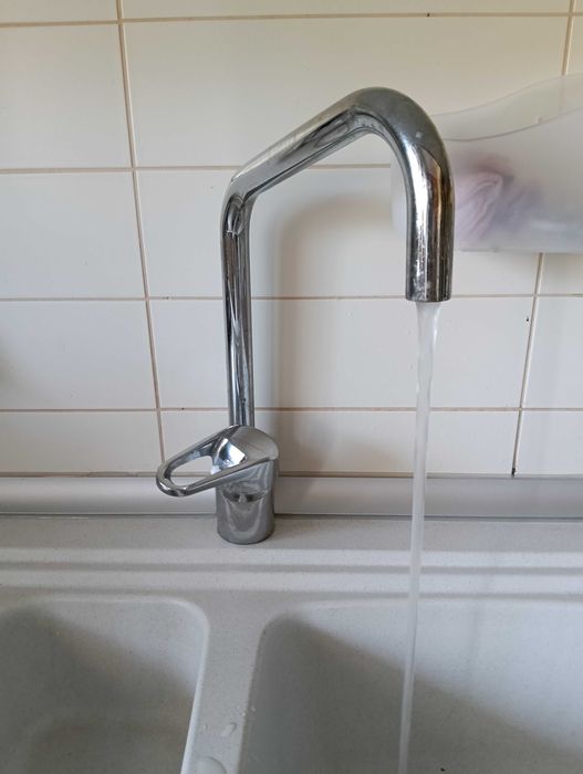 Torneira misturadora de lava loiça - cromada