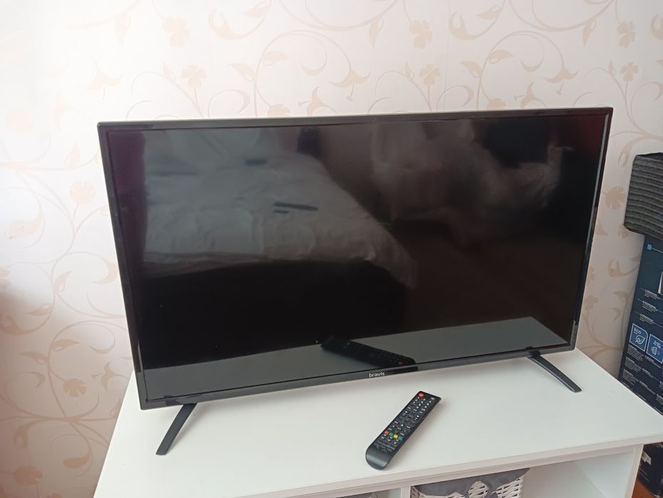 Телевізор Bravis LED 40-E180 б/у на запчастини0smart+T2