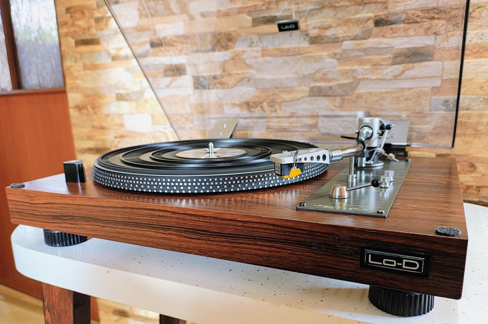 Gramofon Lo D  Hitachi PS -44