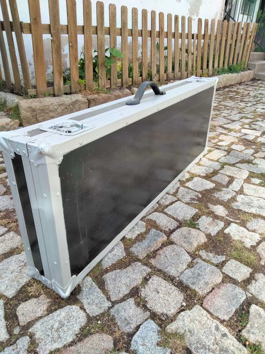 Hardcase de transporte (baixo ou guitarra)