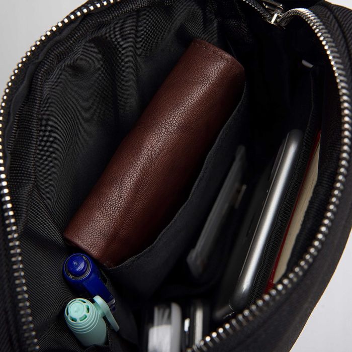 Torba listonoszka męska saszetka czarna materiałowa na pasku logo