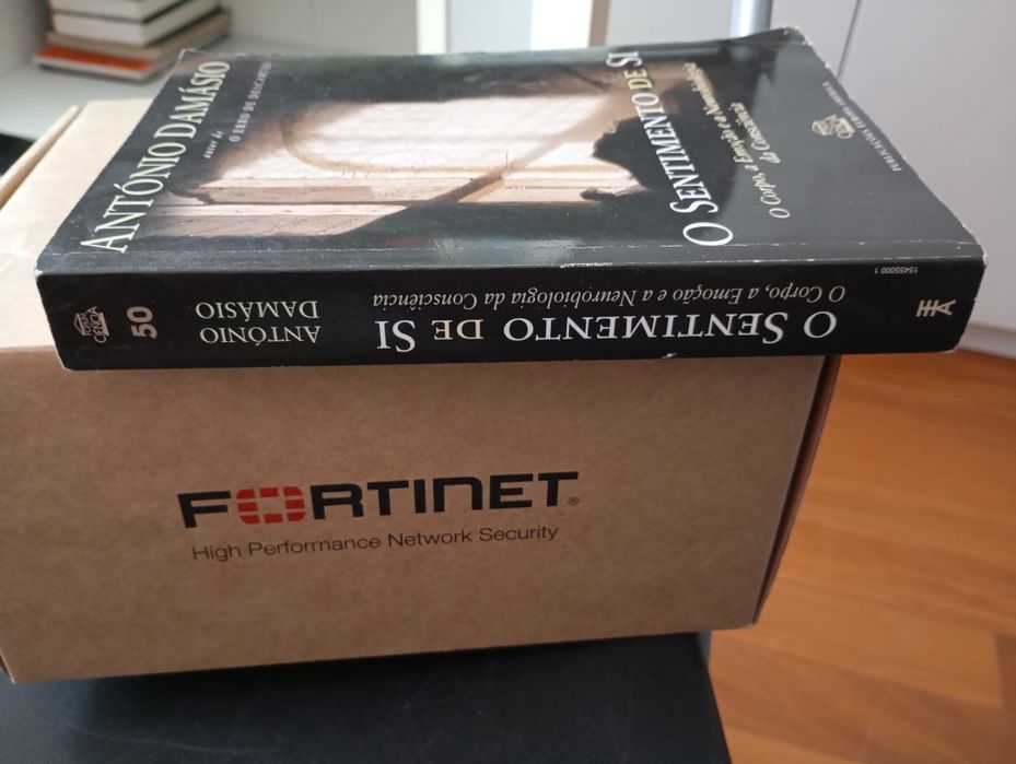 Livro " O sentimento de si"