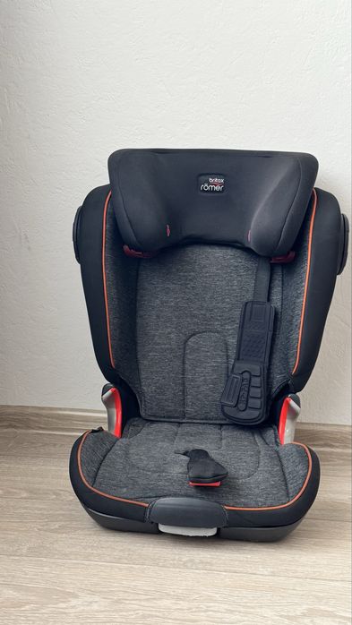 Автокрісло Britax Römer KIDFIX II XP / XP SICT (15–36 кг)