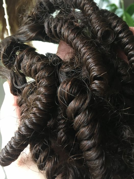 Натуральные волосы.