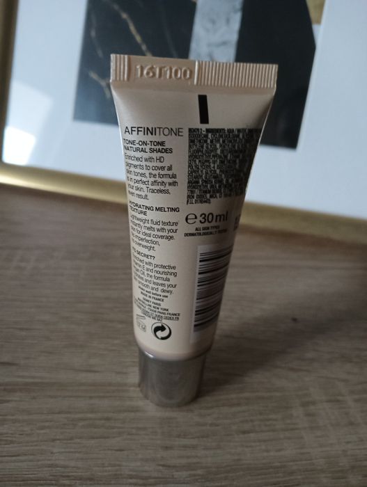 MAYBELLINE Affinitone podkład .20 Golden Rose pojemność 30ml. All skin