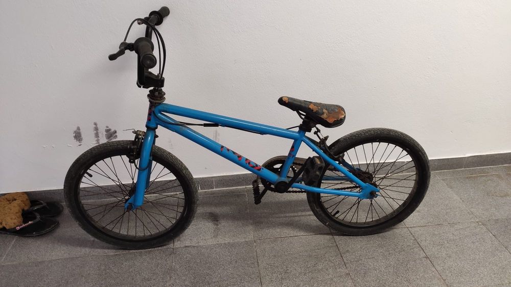 Bicicleta BMX azul