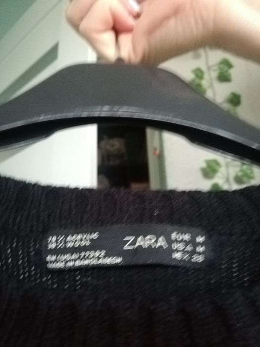 czarny sweter zara