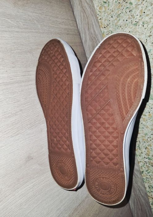 Кеди чоловічі Levi's 42р.