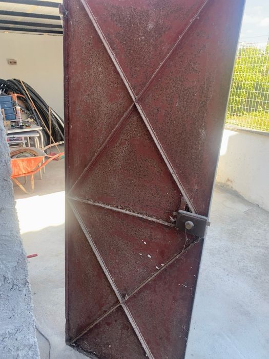 Porta de ferro 73,5 × 201 cm – 60 €