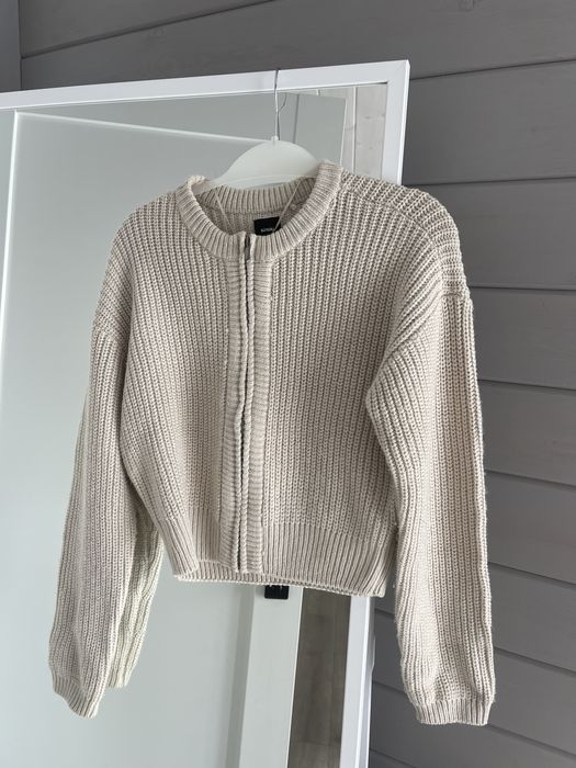Молочна зіп кофта