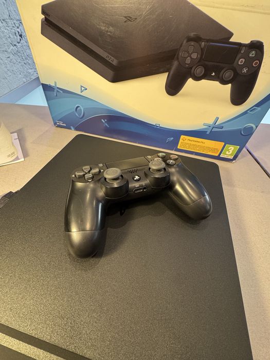 Konsola PS4 Sony playStation 4 500 GB w idelanym stanie