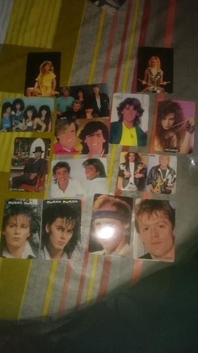 lote de cerca de 150 calendarios