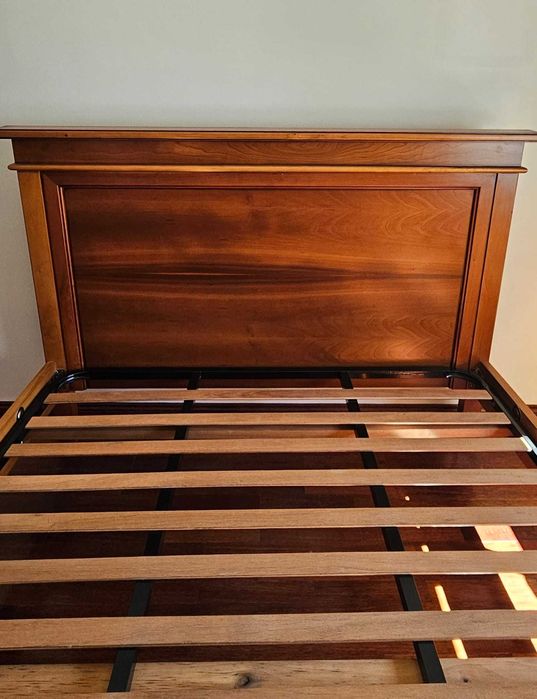 Cama em Cerejeira (Linhas Direitas)