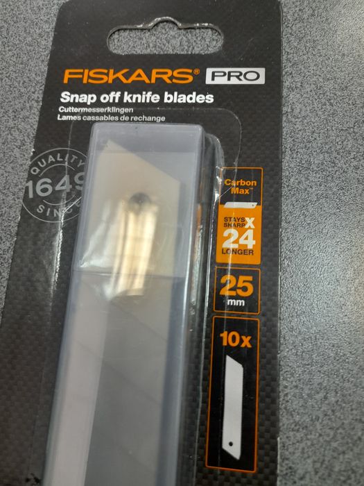 Леза сегментовані Fiskars pro carbon max Finland  для ножа