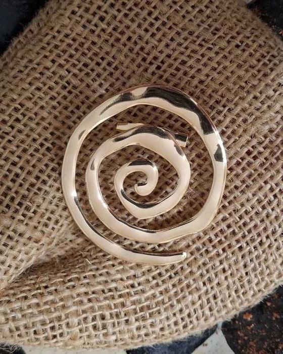 Duża Broszka spiralna złota – nowa, ok. 6 cm