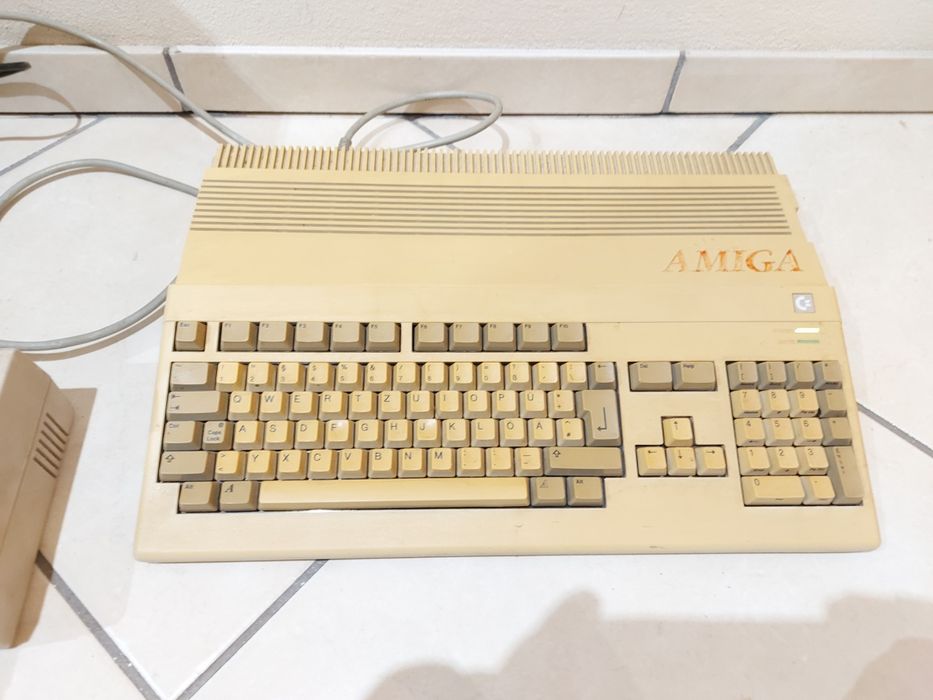 COMMODORE Amiga A -500 stary komputer,retro