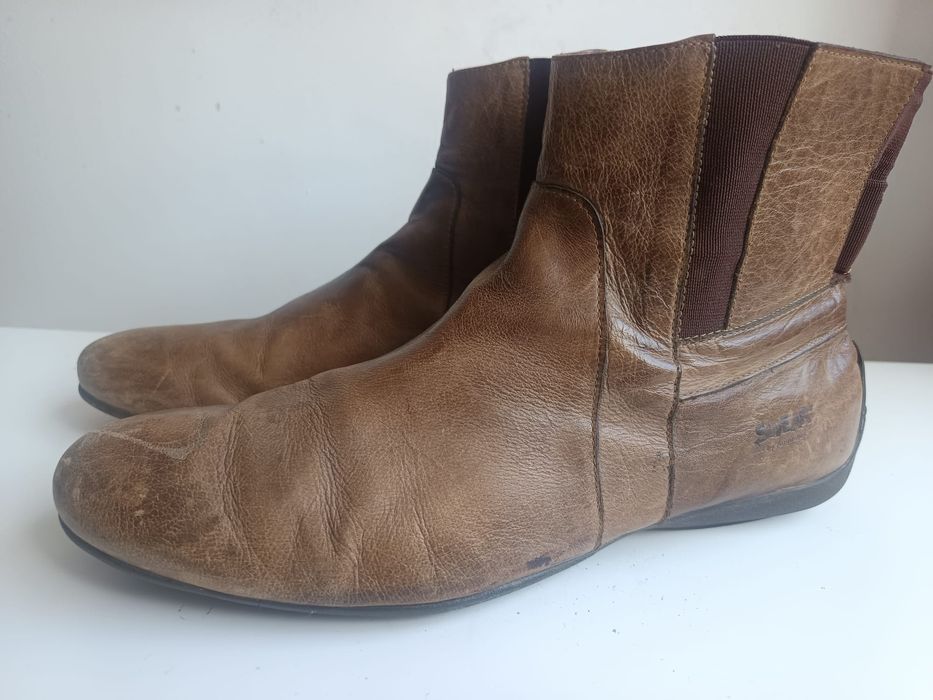 Botins swear by Augustus