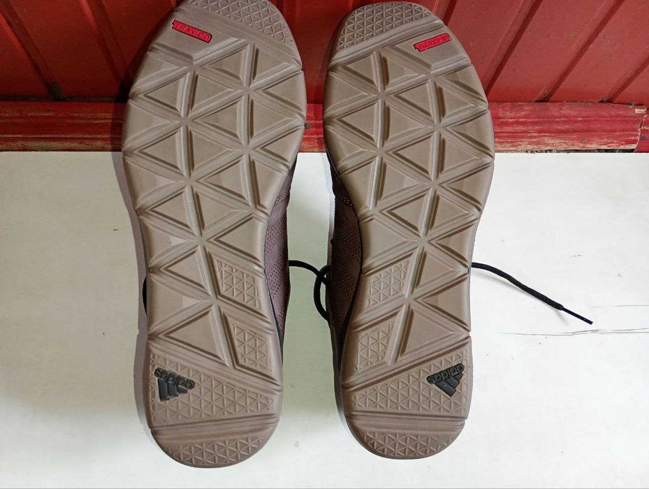 Продам Кросівки ADIDAS Anzit DLX р.45