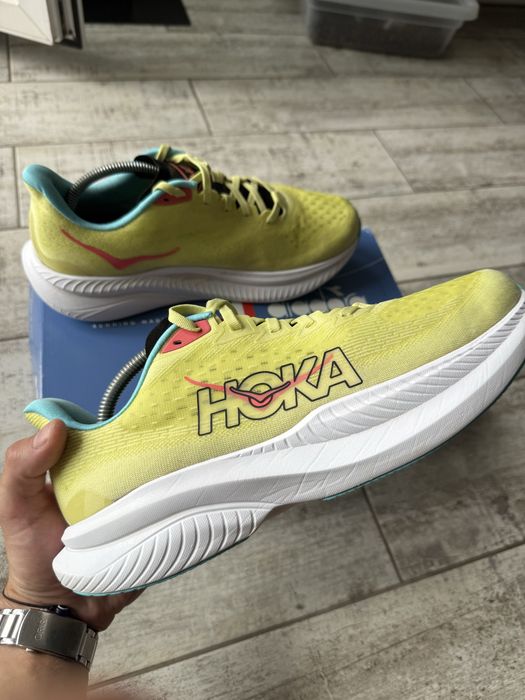 Hoka Mach 6 r. 44 Yuzu yellow