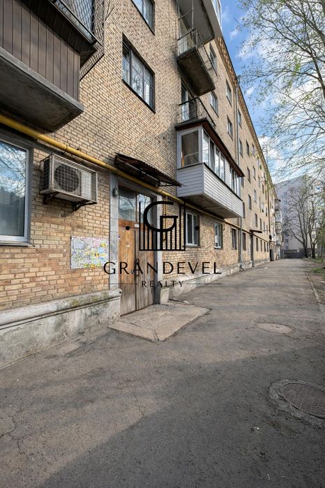 Продаж 2к квартири Монастирського | Сурікова 4, Солом'янка, Київ