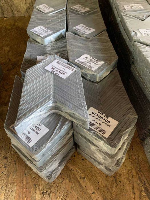 Уголки крепежные 30х30х15, 80х80х20, 25х25х15, 60х60х20 и др