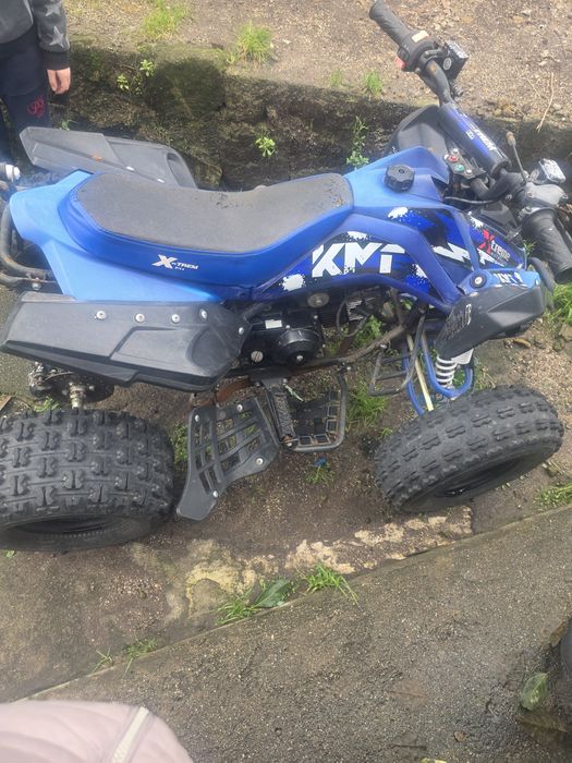 Mota 4  uma 125 azul