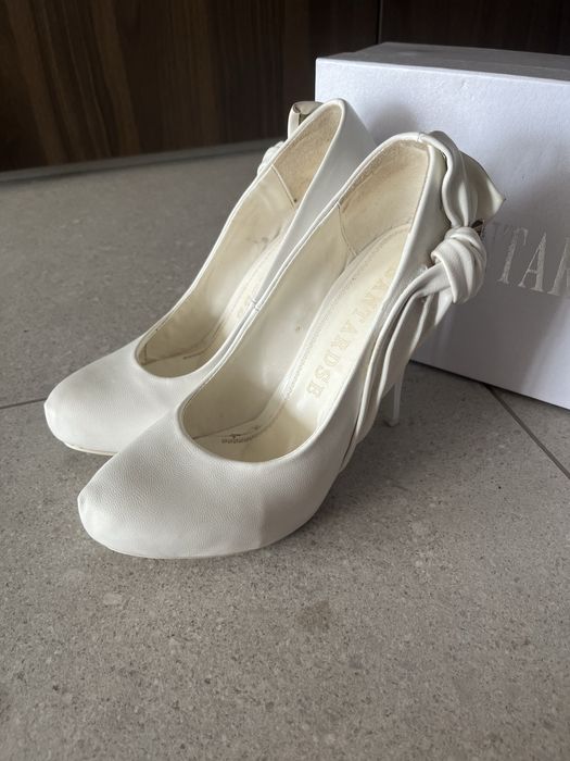 Туфли белые 37 размер Satardse