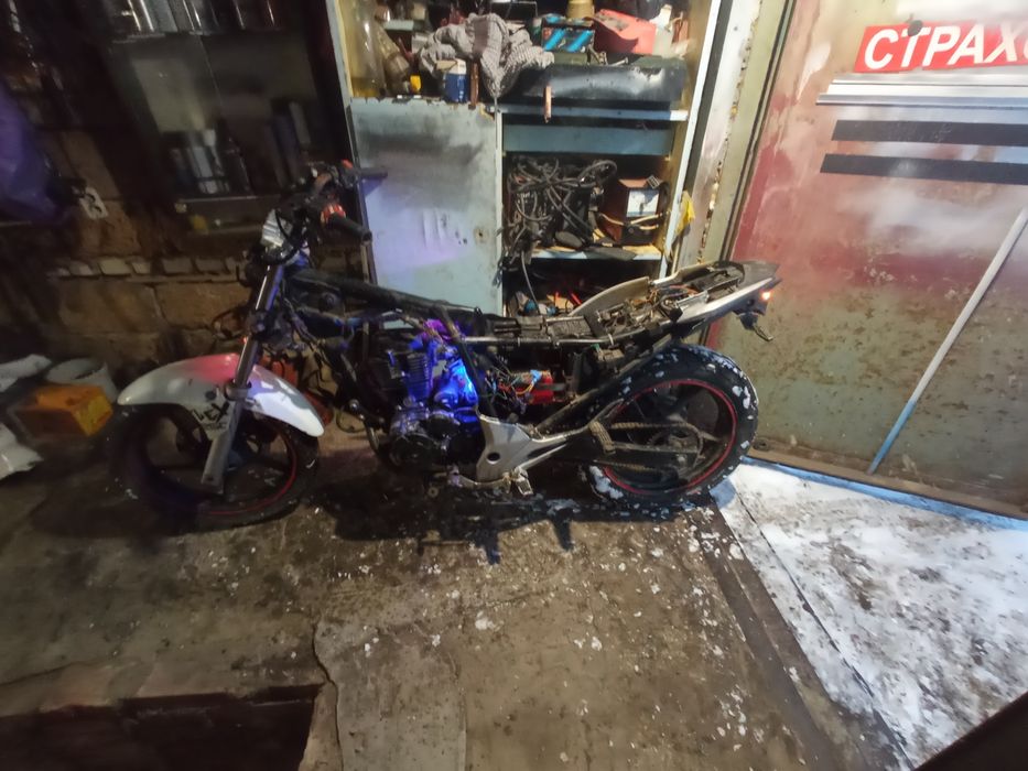 Продам мотоцикл нужно собрать только