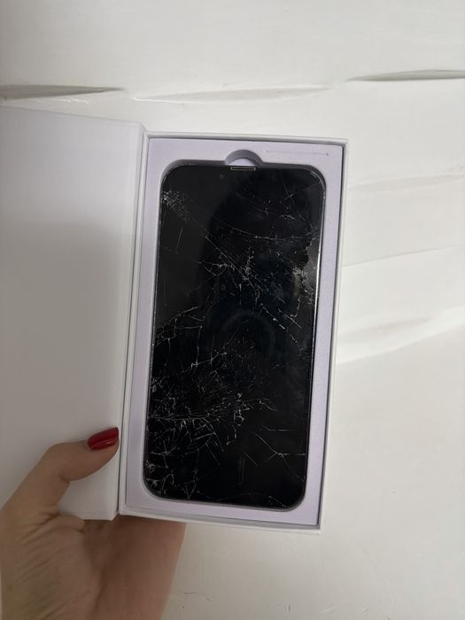 Продам IPhone 13 Pro