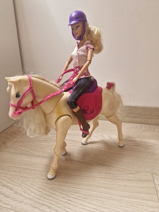Barbie, lalka z koniem