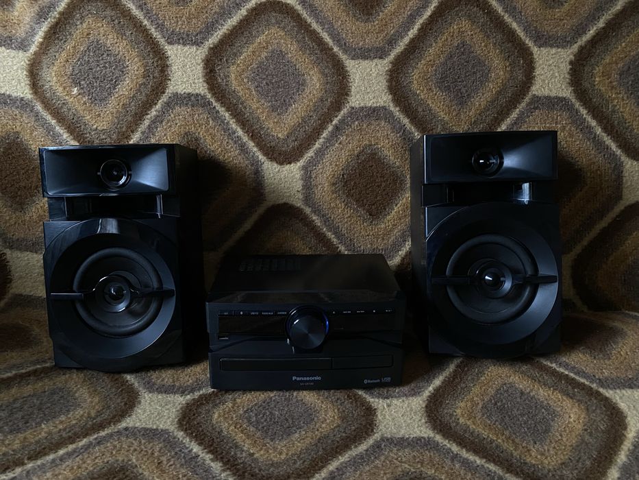 Продам новий музыкальный центр!