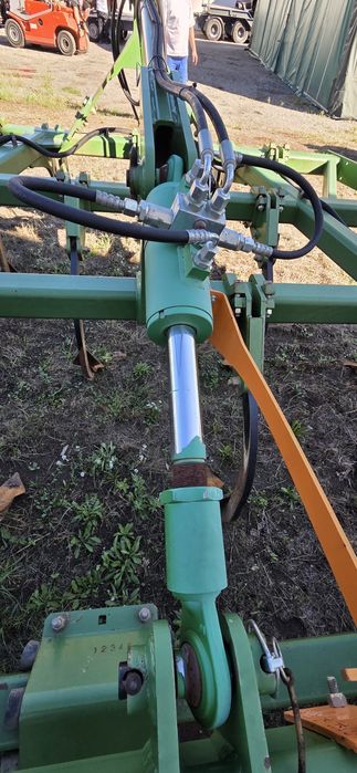 сільськогосподарська Amazone Cenius 3002