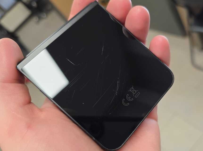 Smartfon Samsung Galaxy Z FLIP 7 FE 8+128GB z 13.12.2025 |PLUS Lombard